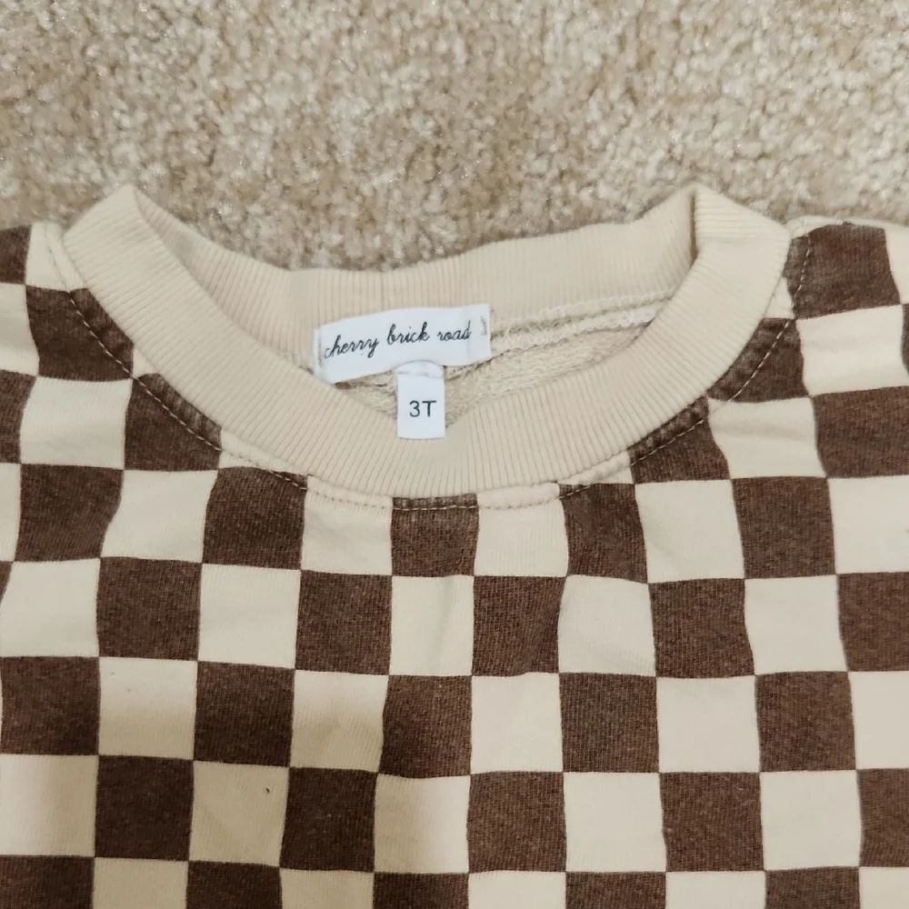 Cherry Brick Road Kids Checkerboard Short Set in Brown and Cream  Size 3